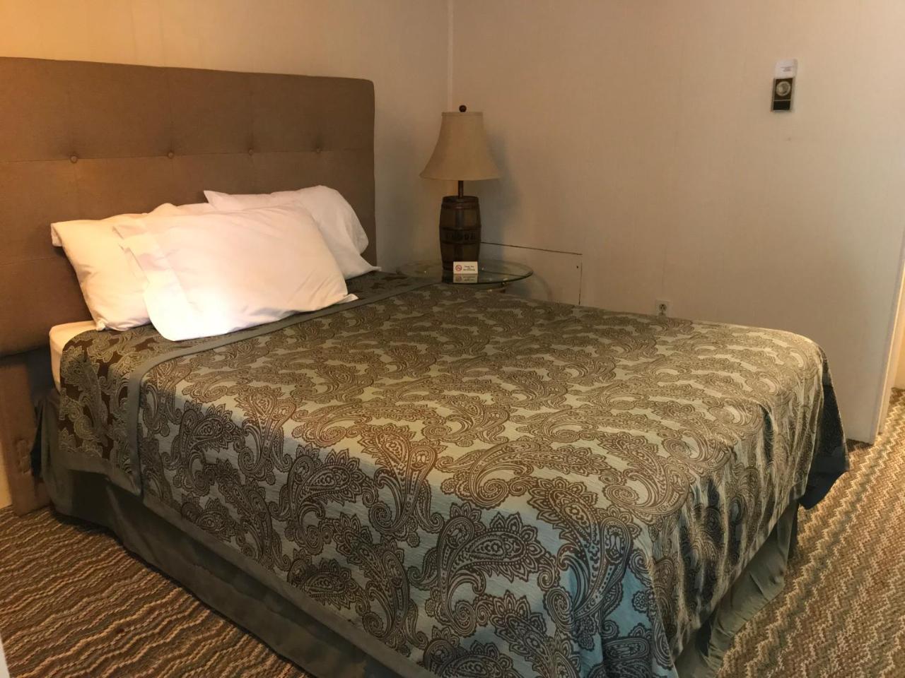 Holiday House Motel Hillsdale Екстер'єр фото