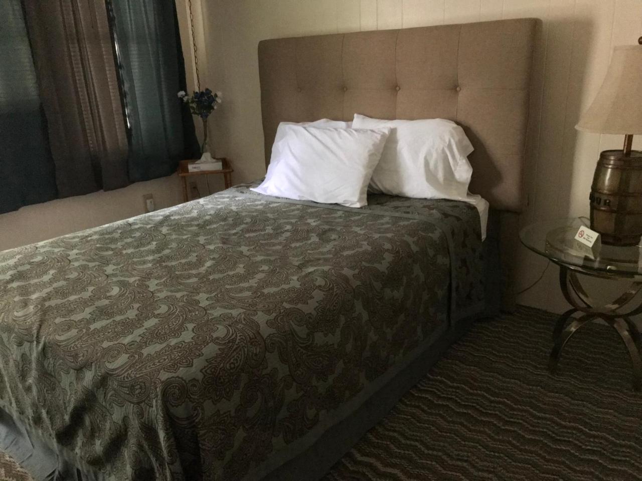 Holiday House Motel Hillsdale Екстер'єр фото